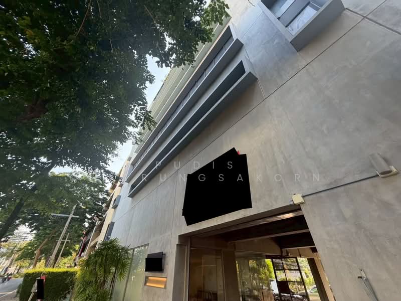 Office Space for Rent – Ekkamai / Rama 9, Bangkok, Bang Kapi, Huai Khwang, Bangkok, , 100 sqm, Shophouse For Rent, by Pudis Chitrungsakorn, 500389943 - DDproperty.com