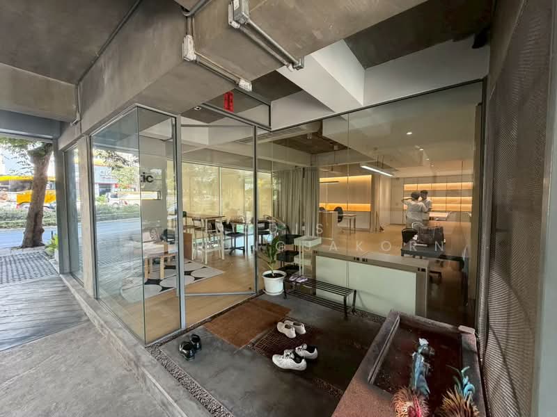 Office Space for Rent – Ekkamai / Rama 9, Bangkok, Bang Kapi, Huai Khwang, Bangkok, , 100 sqm, Shophouse For Rent, by Pudis Chitrungsakorn, 500389943 - DDproperty.com