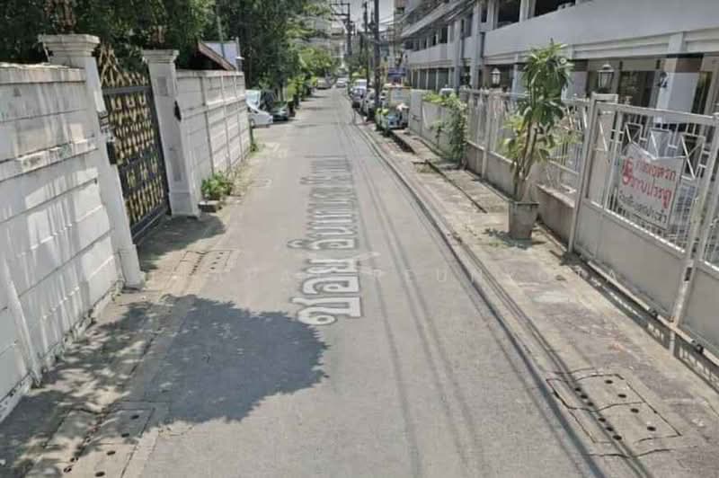 1-BR House, Bangkok, Samsen Nai, Phaya Thai, Bangkok, 1 Bedroom, 47 sqm, Single Detached House For Sale, by Nattapat Reunyota, 500389947 - DDproperty.com