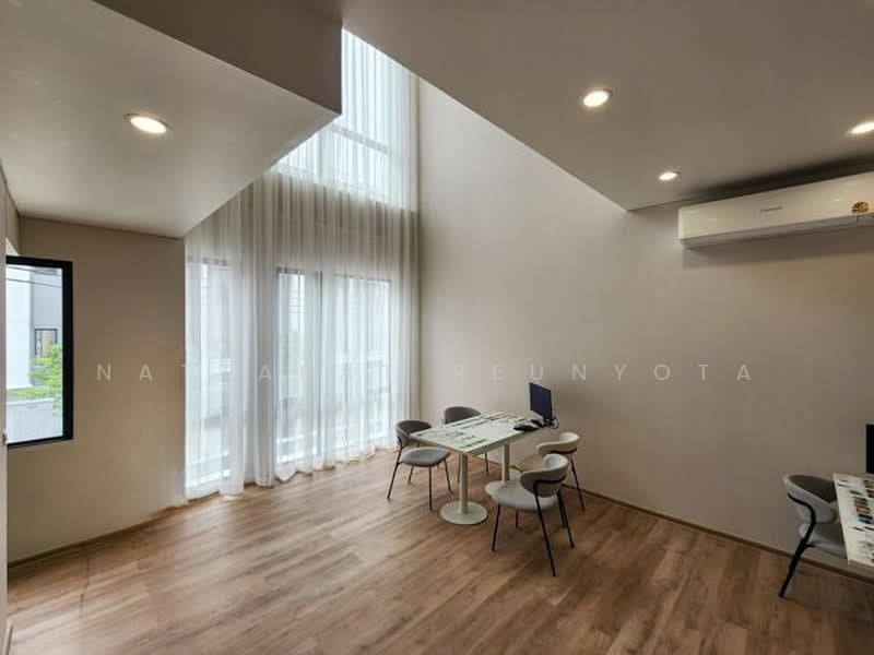 undefined, Bangkok, Bang Chak, Phra Khanong, Bangkok, 2 Bedrooms, 159 sqm, Townhouse For Sale, by Nattapat Reunyota, 500389954 - DDproperty.com