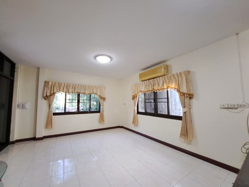 Poonsin Thani 1, Bangkok, Khlong Song Ton Nun, Lat Krabang, Bangkok, 4 Bedrooms, 210 sqm, Townhouse For Sale, by The Best Property เป๊ก, 500389985 - DDproperty.com