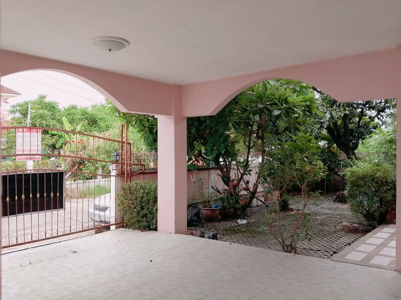 Poonsin Thani 1, Bangkok, Khlong Song Ton Nun, Lat Krabang, Bangkok, 4 Bedrooms, 210 sqm, Townhouse For Sale, by The Best Property เป๊ก, 500389985 - DDproperty.com