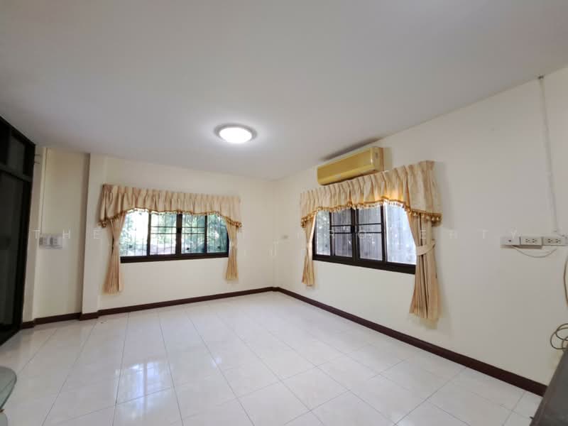 Poonsin Thani 1, Bangkok, Khlong Song Ton Nun, Lat Krabang, Bangkok, 4 Bedrooms, 210 sqm, Townhouse For Sale, by The Best Property เป๊ก, 500389985 - DDproperty.com
