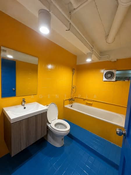 Office space for lease on the ground floor with a private garden, Phaya Thai / Ari (SPSAD4057), Bangkok, Samsen Nai, Phaya Thai, Bangkok, , 100 sqm, Office Space For Rent, by Agent Pla, 500390030 - DDproperty.com