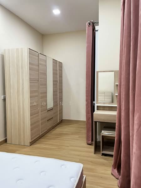 Corner townhome for rent near BTS Samrong, Golden Town Sukhumvit-Lasalle (SPSAD4059), Samut Prakan, Samrong Nua, Muang Samut Prakarn, Samut Prakan, 4 Bedrooms, 103 sqm, Townhouse For Rent, by Agent Pla, 500390163 - DDproperty.com