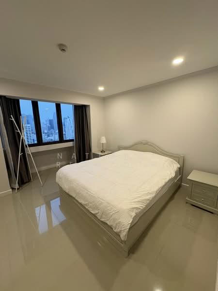 Omni Tower Sukhumvit Nana : ออมนิ ทาวเวอร์ สุขุมวิท นานา, กรุงเทพ, 69 ซอย สุขุมวิท 4, คลองเตย, กรุงเทพ, 77 ตร.ม., คอนโด ขาย, โดย Nattapat Reunyota, 500390172 - DDproperty.com