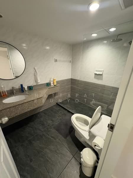 Omni Tower Sukhumvit Nana : ออมนิ ทาวเวอร์ สุขุมวิท นานา, กรุงเทพ, 69 ซอย สุขุมวิท 4, คลองเตย, กรุงเทพ, 77 ตร.ม., คอนโด ขาย, โดย Nattapat Reunyota, 500390172 - DDproperty.com