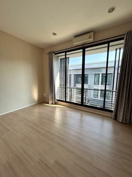 Baan Klang Muang Rattanathibet, Nonthaburi, Soi Liang Mueang Nonthaburi 10, Bang Kra So, Muang Nonthaburi, Nonthaburi, 3 Bedrooms, 250 sqm, Townhouse For Rent, by CorrectProperty, 500390198 - DDproperty.com