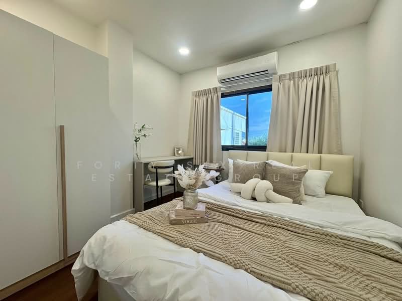 Townhouse 3 ชั้น พร้อมอยู่ | รัชดานิเวศน์ แยก 4, Bangkok, Samsen Nok, Huai Khwang, Bangkok, 4 Bedrooms, 400 sqm, Townhouse For Rent, by Forty-Six Real Estate Group, 500390214 - DDproperty.com