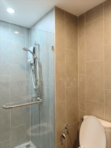 C Ekkamai, Bangkok, 888 Soi Sukhumvit 63, Sukhumvit Road, Khlong Tan Nua, Watthana, Bangkok, 1 Bedroom, 30 sqm, Condo For Sale, by HOME Real Estate Service, 500390342 - DDproperty.com