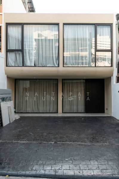 บ้าน 3-ห้องนอน, กรุงเทพ, ทุ่งวัดดอน, สาทร, กรุงเทพ, 220 ตร.ม., บ้านเดี่ยว ขาย, โดย Nattapat Reunyota, 500390409 - DDproperty.com