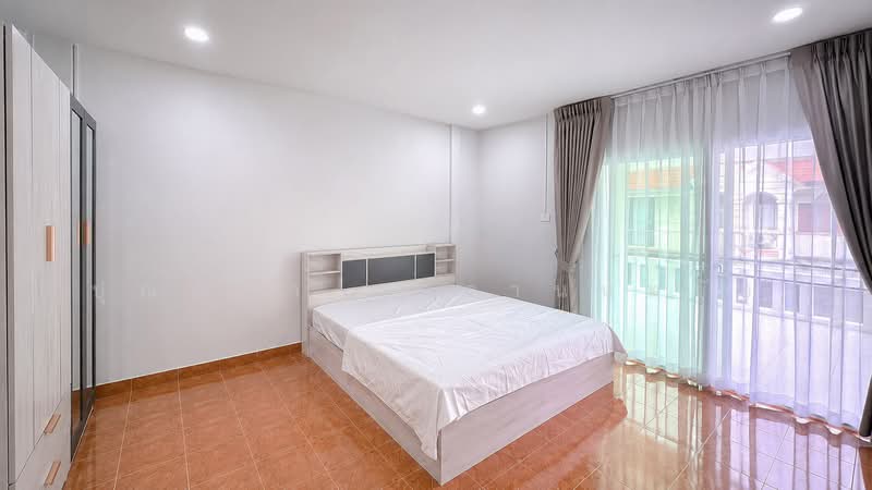 เสนาวิลล่า 4 พระยาสุเรนทร์, Bangkok, พระยาสุเรนทร์, Sam Wa Tawan Tok, Khlong Sam Wa, Bangkok, 2 Bedrooms, 89 sqm, Townhouse For Sale, by ปุณณภา นารานนทชัย, 500390578 - DDproperty.com