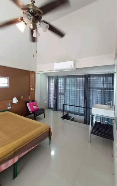 2-BR Villa, Bangkok, Din Daeng, Bangkok, 2 Bedrooms, 150 sqm, Villa For Rent, by Pitchocha Kiatsinpon, 500390609 - DDproperty.com