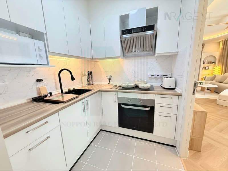 Lumpini Town Place Ratchayothin-Sena, Bangkok, Chan Kasem, Chatuchak, Bangkok, 3 Bedrooms, 175 sqm, Townhouse For Rent, by NR AGENT, 500390626 - DDproperty.com