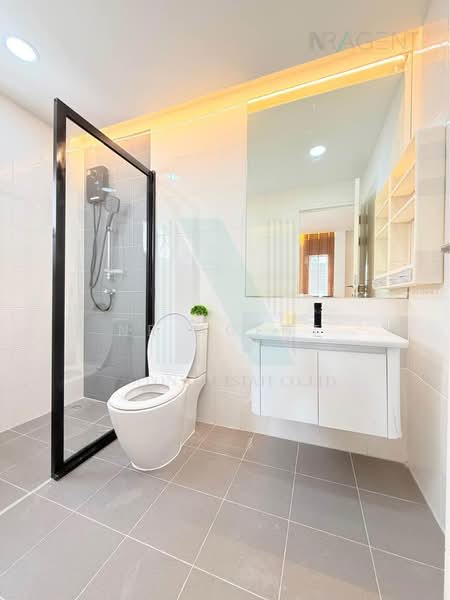 Lumpini Town Place Ratchayothin-Sena, Bangkok, Chan Kasem, Chatuchak, Bangkok, 3 Bedrooms, 175 sqm, Townhouse For Rent, by NR AGENT, 500390626 - DDproperty.com