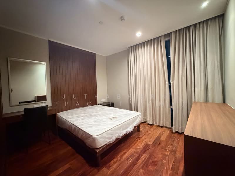 Fullerton Sukhumvit, Bangkok, Sukhumvit Road, Khlong Tan Nua, Watthana, Bangkok, 3 Bedrooms, 170 sqm, Condo For Rent, by Juthabhorn Uppachit (Amy), 500390817 - DDproperty.com