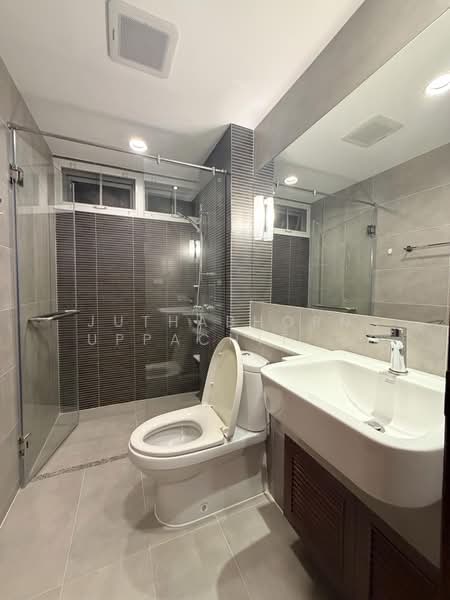 Fullerton Sukhumvit, Bangkok, Sukhumvit Road, Khlong Tan Nua, Watthana, Bangkok, 3 Bedrooms, 170 sqm, Condo For Rent, by Juthabhorn Uppachit (Amy), 500390817 - DDproperty.com