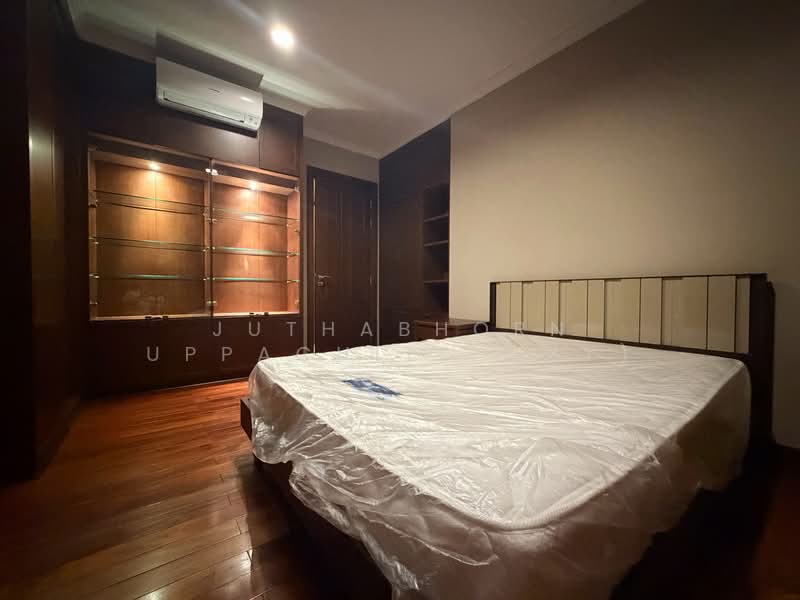 Fullerton Sukhumvit, Bangkok, Sukhumvit Road, Khlong Tan Nua, Watthana, Bangkok, 3 Bedrooms, 170 sqm, Condo For Rent, by Juthabhorn Uppachit (Amy), 500390817 - DDproperty.com