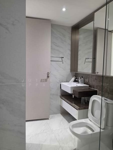 Fynn Asoke, Bangkok, 28 Sukhumvit 10 Alley, Khlong Toei, Bangkok, 3 Bedrooms, 97 sqm, Condo For Rent, by Juthabhorn Uppachit (Amy), 500390825 - DDproperty.com