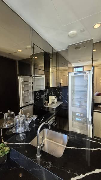 The Esse Sukhumvit 36, Bangkok, Soi Sukhumvit 36, Sukhumvit Road, Phra Kanong, Khlong Toei, Bangkok, 1 Bedroom, 38 sqm, Condo For Rent, by Connex Property, 500391027 - DDproperty.com