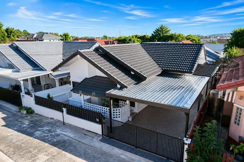ขายบ้านเดี่ยวรีโนเวทใหม่ ม.คลาสสิคโฮม ไร่กล้วย ศรีราชา, Chon Buri (Pattaya), Surasak, Si Racha, Chon Buri (Pattaya), 3 Bedrooms, 160 sqm, Single Detached House For Sale, by Dusit Saengfa, 500391089 - DDproperty.com