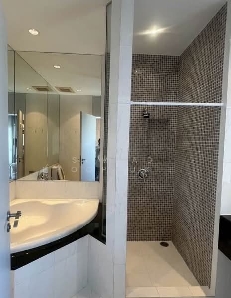 Royal Residence Park, Bangkok, 99 Royal Resident Park Lumphini, Lumphini, Pathum Wan, Bangkok, 3 Bedrooms, 220 sqm, Apartment For Rent, by Somrad Phoopruksachart, 500391207 - DDproperty.com