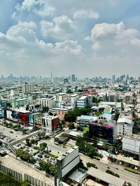 Life Ratchadapisek, Bangkok, 279 Ratchadapisaek Road, Huai Khwang, Bangkok, 2 Bedrooms, 56 sqm, Condo For Sale, by Suthasinee Chenchopching, 500391250 - DDproperty.com