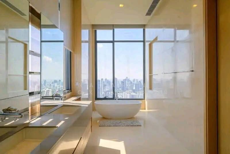 The Esse Asoke, Bangkok, 333 Soi Sukhumvit 21, Sukhumvit Road, Khlongtoei Nua, Watthana, Bangkok, 2 Bedrooms, 157 sqm, Condo For Rent, by Nakarin Sookpaiboon, 500391294 - DDproperty.com