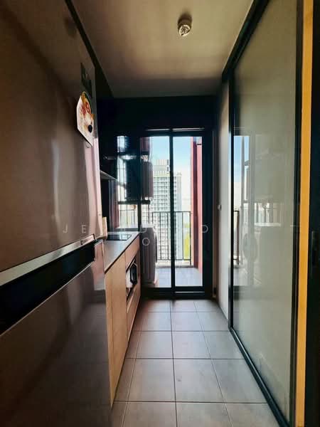 The Base Garden Rama 9, Bangkok, 18 Rama 9 Road, Hua Mak, Bang Kapi, Bangkok, 1 Bedroom, 30 sqm, Condo For Sale, by Jesadakorn Cohn, 500391344 - DDproperty.com