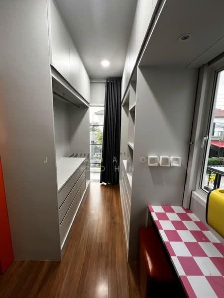 The Centro Ramindra, Bangkok, Kanchanaphisek Road, Khan Na Yao, Bangkok, 3 Bedrooms, 244 sqm, Single Detached House For Sale, by Jesadakorn Cohn, 500391370 - DDproperty.com