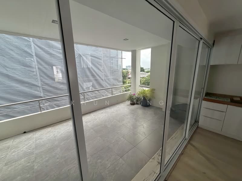 For Rent – 3-Storey Commercial Building | Prime Location in Ekkamai, Near BTS Ekkamai(SPSMG08), Bangkok, เอกมัย14, Khlong Tan Nua, Watthana, Bangkok, , 300 sqm, Shophouse For Rent, by Khun Ming, 500391447 - DDproperty.com