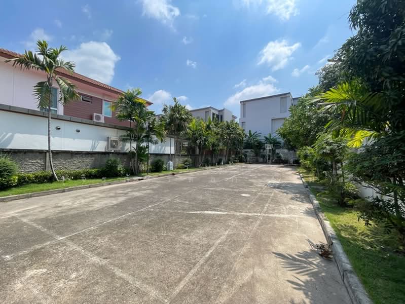 Atoll Lanta Resort Life Bangna – Wongwaen, Samut Prakan, Soi 1 Kanchanaphisek 53, Bangphli Yai, Bang Plee, Samut Prakan, 4 Bedrooms, 180 sqm, Single Detached House For Rent, by คุณสรินรัตน์ รุจิรภัทร์ดิลก (เม), 500391490 - DDproperty.com