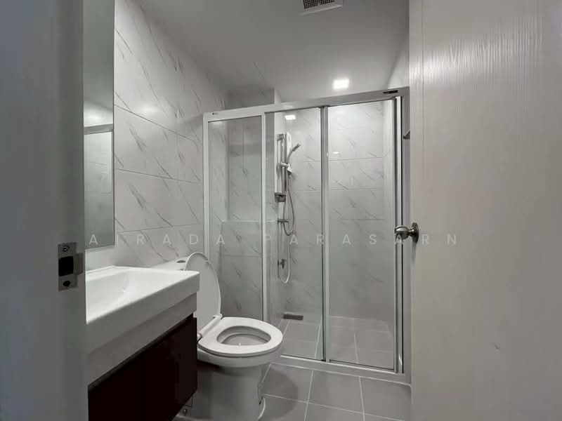 Atmoz Ratchada-Huaikwang, Bangkok, Saha Kan Pramun Alley, Wang Thonglang, Bangkok, 1 Bedroom, 30 sqm, Condo For Rent, by Airada Parasarn, 500391799 - DDproperty.com
