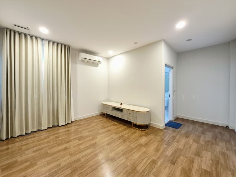 Nantawan Rama 9 - New Krungthepkreetha, Bangkok, Saphan Sung, Bangkok, 4 Bedrooms, 380 sqm, Single Detached House For Sale, by Princeton Estate Co.,Ltd., 500391834 - DDproperty.com