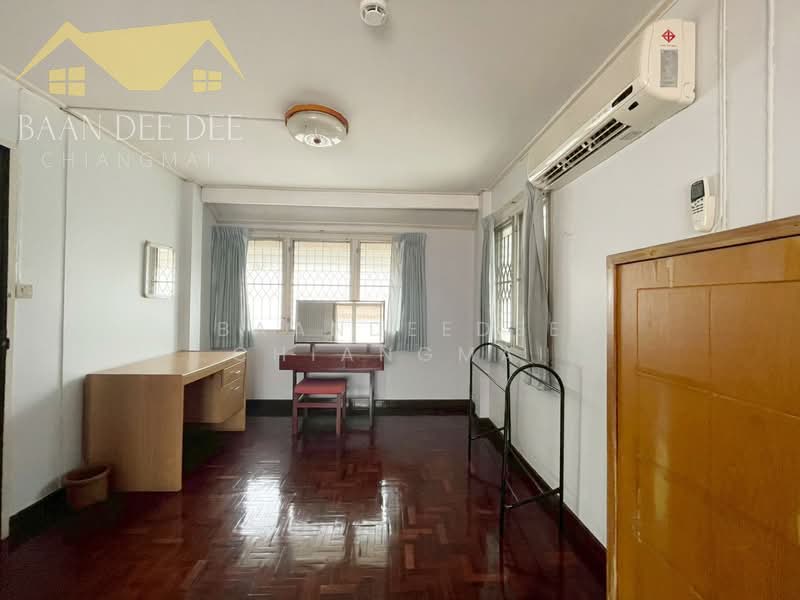 A house for rent near Tha Phae Gate, Chiang Mai Rental Price: 65,000 THB / month No.1H692, Chiang Mai, Sri Phum, Muang Chiang Mai, Chiang Mai, 4 Bedrooms, 200 sqm, Single Detached House For Rent, by Baandeedee Chiangmai, 500391855 - DDproperty.com