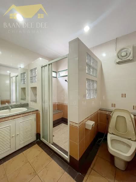 บ้านให้เช่า – ใกล้ประตูท่าแพ เพียง 5 นาที ค่าเช่า 65,000 บาท / เดือน รหัสทรัพย์ : No.1H692, เชียงใหม่, ศรีภูมิ, เมืองเชียงใหม่, เชียงใหม่, 200 ตร.ม., บ้านเดี่ยว ให้เช่า, โดย Baandeedee Chiangmai, 500391855 - DDproperty.com