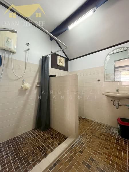 A house for rent near Tha Phae Gate, Chiang Mai Rental Price: 65,000 THB / month No.1H692, Chiang Mai, Sri Phum, Muang Chiang Mai, Chiang Mai, 4 Bedrooms, 200 sqm, Single Detached House For Rent, by Baandeedee Chiangmai, 500391855 - DDproperty.com