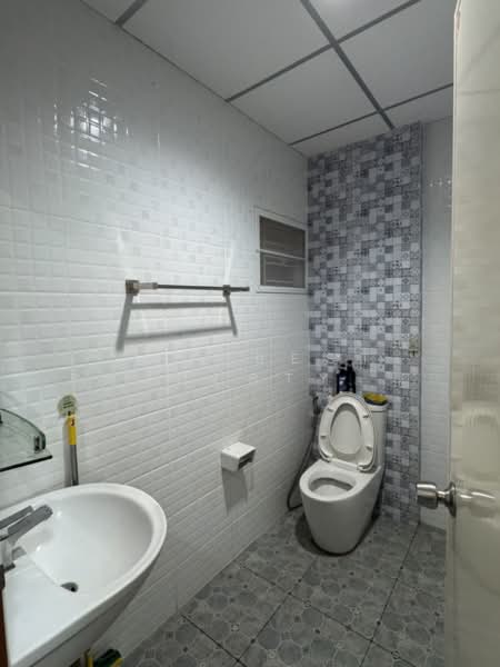 ทรัพย์มั่นคง 8, Samut Prakan, Bang Bo, Samut Prakan, 2 Bedrooms, 76 sqm, Townhouse For Sale, by The Best Property นนต์, 500391870 - DDproperty.com