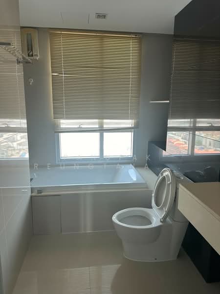 Rhythm Ratchada-Huaikwang, Bangkok, 218 Ratchadaphisek Road, Huai Khwang, Bangkok, 2 Bedrooms, 62 sqm, Condo For Rent, by Panupak Reungtanasarn, 500391880 - DDproperty.com