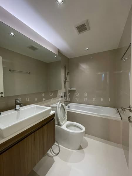 Vtara Sukhumvit 36, Bangkok, 118 Soi Saen Sabai, Phra Kanong, Khlong Toei, Bangkok, 1 Bedroom, 35 sqm, Condo For Rent, by Sompob Buaparungsri, 500391892 - DDproperty.com