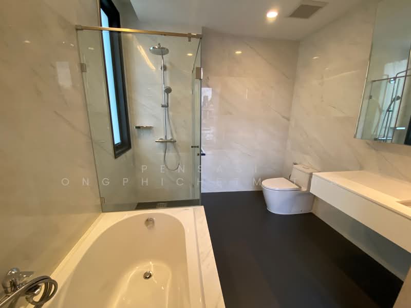 Vana Residence Sukhumvit 26, Bangkok, 38 Soi Attrakravee1, Sukhumvit 26 Road, Khong Tan, Khlong Toei, Bangkok, 4 Bedrooms, 376 sqm, Apartment For Rent, by Pensasi Ongphichetmetha, 500391955 - DDproperty.com