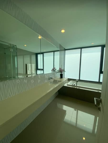 Rhythm Sukhumvit 42, Bangkok, Soi Sukhumvit 42, Sukhumvit Road, Phra Kanong, Khlong Toei, Bangkok, 2 Bedrooms, 81 sqm, Condo For Rent, by Pensasi Ongphichetmetha, 500391980 - DDproperty.com