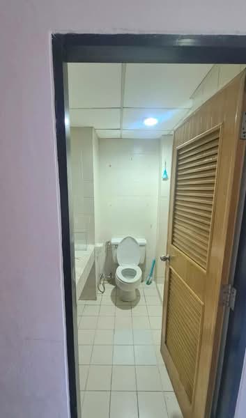 Country Complex Bangna, Bangkok, Sanpawut Road, Bang Na, Bangkok, Studio, 37 sqm, Condo For Rent, by Ulaiwan Boonsiri, 500392030 - DDproperty.com