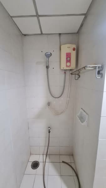 Country Complex Bangna, Bangkok, Sanpawut Road, Bang Na, Bangkok, Studio, 37 sqm, Condo For Rent, by Ulaiwan Boonsiri, 500392030 - DDproperty.com