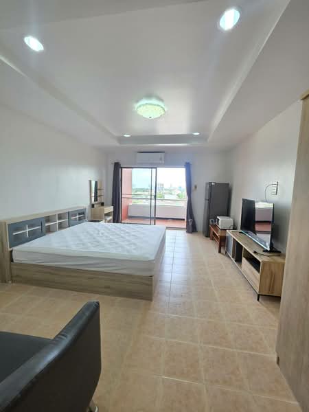 Country Complex Bangna, Bangkok, Sanpawut Road, Bang Na, Bangkok, Studio, 37 sqm, Condo For Rent, by Ulaiwan Boonsiri, 500392030 - DDproperty.com