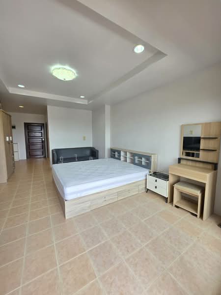 Country Complex Bangna, Bangkok, Sanpawut Road, Bang Na, Bangkok, Studio, 37 sqm, Condo For Rent, by Ulaiwan Boonsiri, 500392030 - DDproperty.com