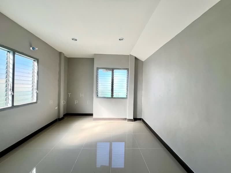 เอื้ออาทรพานทอง ชลบุรี, Chon Buri (Pattaya), Phan Thong, Phan Thong, Chon Buri (Pattaya), 2 Bedrooms, 100 sqm, Townhouse For Sale, by The Best Property ตุ๊กตา, 500392041 - DDproperty.com