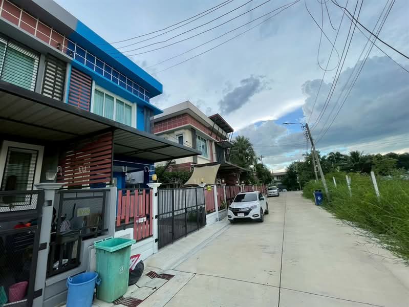 Mu Ban Bua Khao Ramkhamhaeng 174 : หมู่บ้าน บัวขาว รามคําแหง 174, กรุงเทพ, ซอยรามคำแหง 174, แสนแสบ, มีนบุรี, กรุงเทพ, 130 ตร.ม., ทาวน์เฮ้าส์ ขาย, โดย คุณ บุณรดา ชูเมือง (เบล), 500392181 - DDproperty.com
