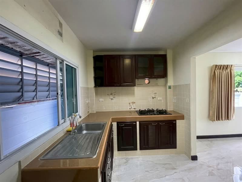 Mu Ban Bua Khao Ramkhamhaeng 174, Bangkok, Soi Ramkhamhaeng 174, Saen Sab, Min Buri, Bangkok, 2 Bedrooms, 130 sqm, Townhouse For Sale, by คุณ บุณรดา ชูเมือง (เบล), 500392181 - DDproperty.com
