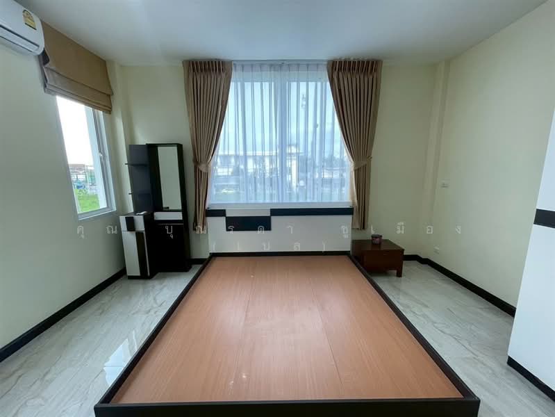 Mu Ban Bua Khao Ramkhamhaeng 174, Bangkok, Soi Ramkhamhaeng 174, Saen Sab, Min Buri, Bangkok, 2 Bedrooms, 130 sqm, Townhouse For Sale, by คุณ บุณรดา ชูเมือง (เบล), 500392181 - DDproperty.com